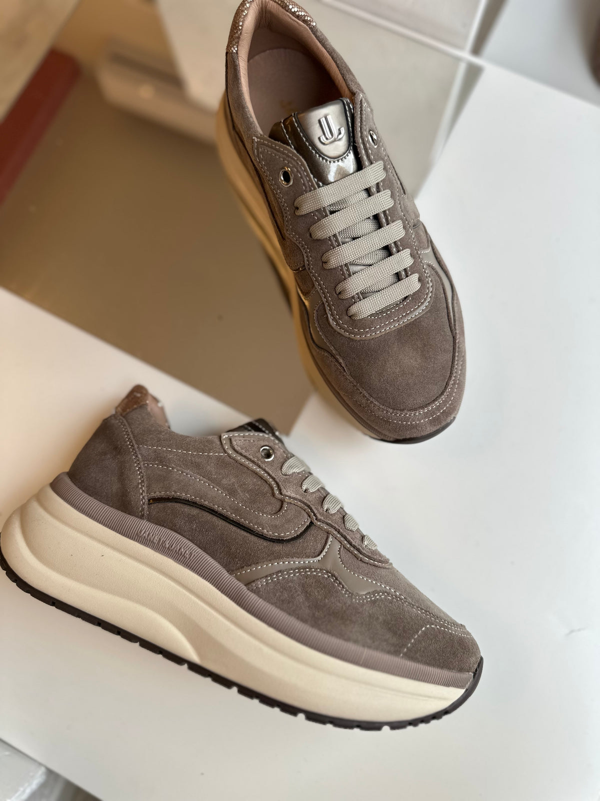 Sneakers taupe Janet&Janet