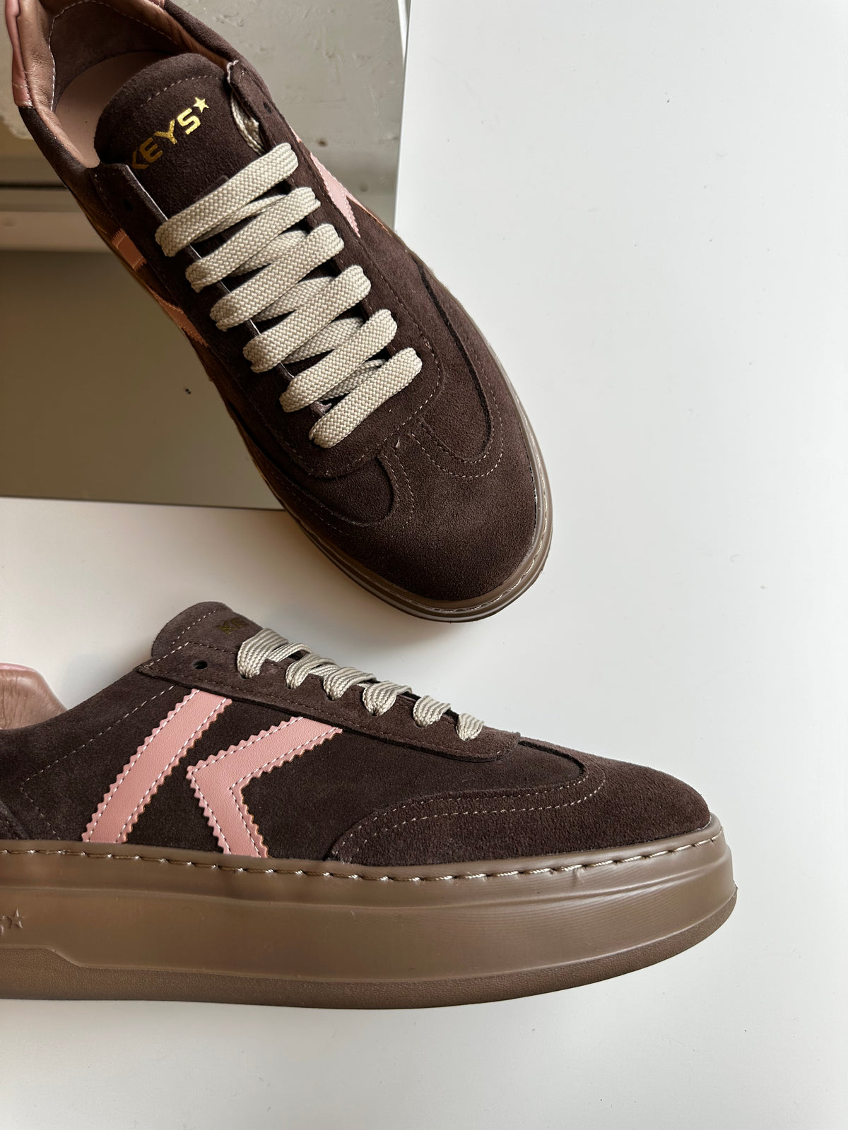 Sneakers K Keys
