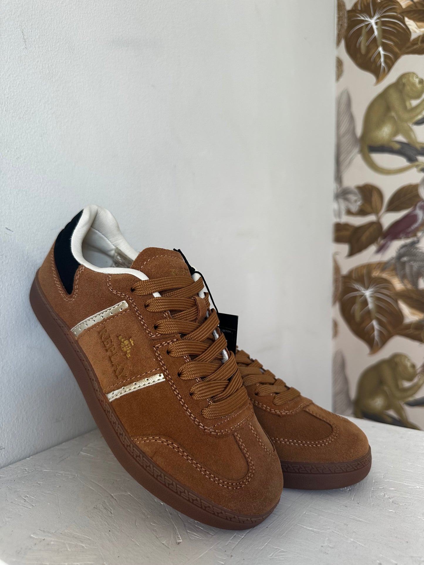 Sneakers replay tan