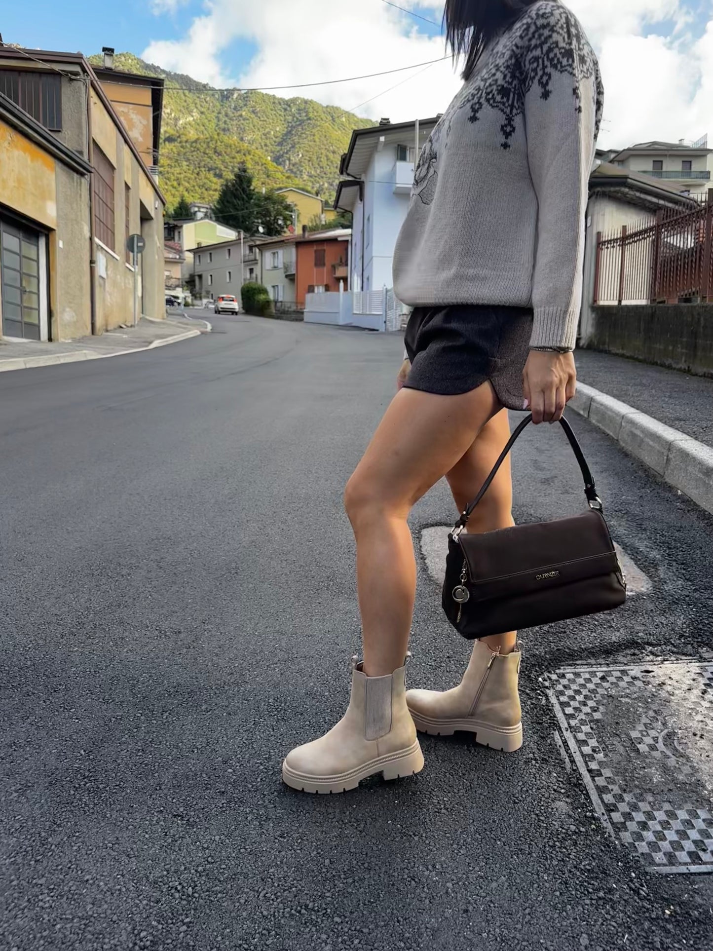 Chelsea boot sand