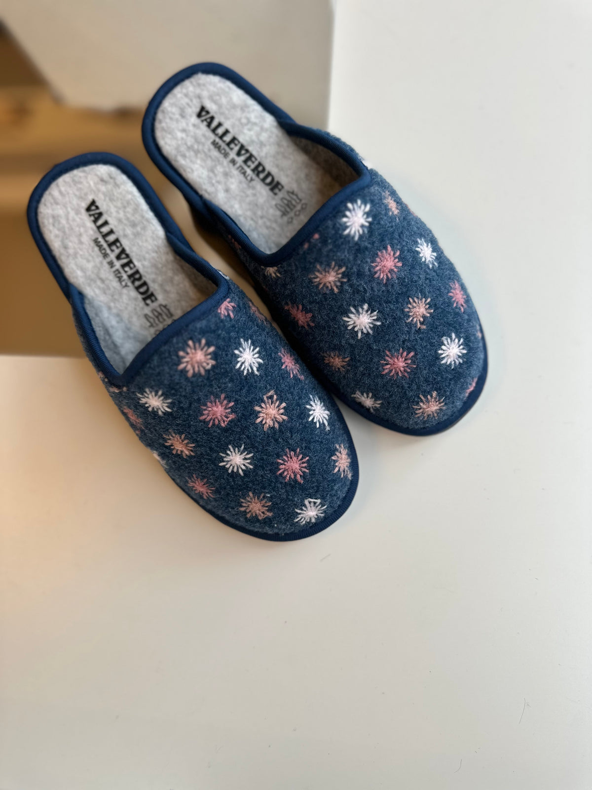 Pantofola fiocco