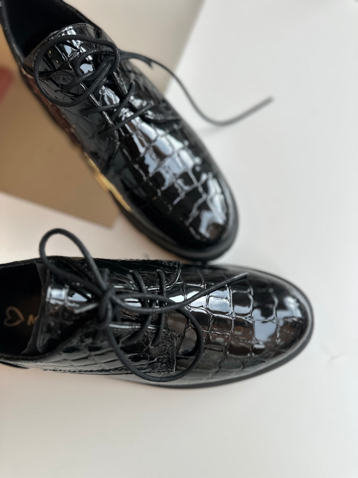 Scarpa stringata cocco